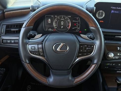 Used 2022 Lexus ES 350 Ultra Luxury w/ Accessory Package 2 image 13