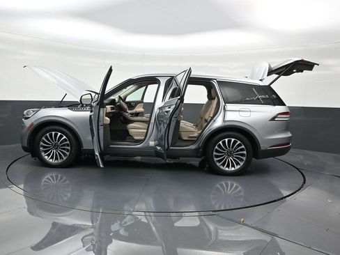 Used 2023 Lincoln Aviator Reserve image 36