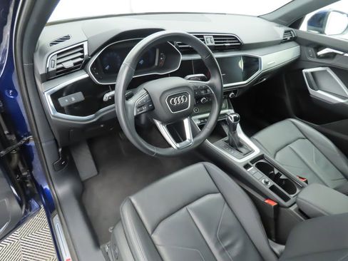 Used 2023 Audi Q3 2.0T Premium w/ Convenience Package image 9