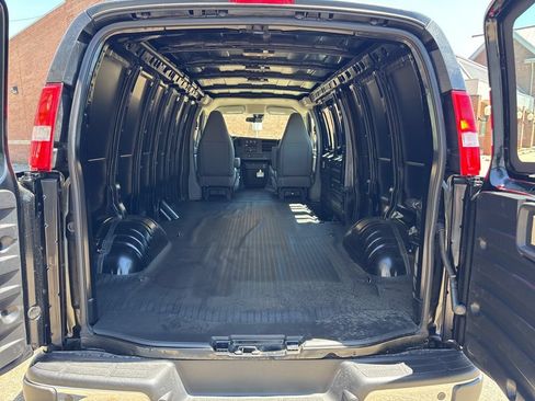 New 2026 Chevrolet Express 2500 Extended w/ Communications Package RWD image 7