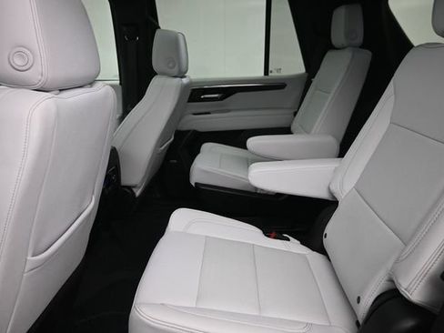 Used 2025 Chevrolet Tahoe Premier w/ Sun And Tow Package AWD/4WD image 18