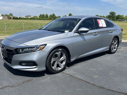 Used 2018 Honda Accord EX image 5