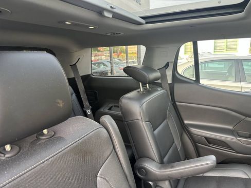Used 2019 GMC Acadia SLT AWD/4WD image 15
