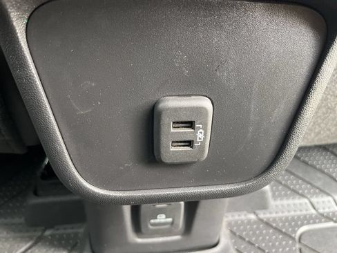 Used 2023 Chevrolet Equinox Premier w/ LPO, Floor Liner Package AWD/4WD image 10