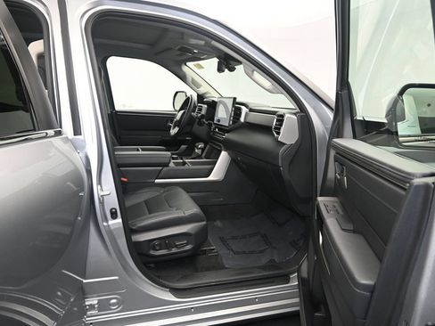 Used 2024 Toyota Tundra Limited AWD/4WD image 11