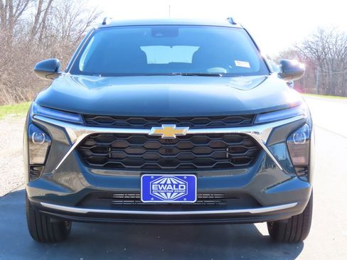 New 2026 Chevrolet Trax LT w/ Driver Confidence Package image 16