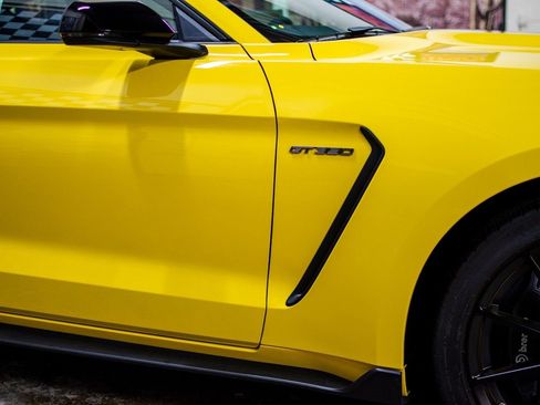 Used 2016 Ford Mustang Shelby GT350 w/ Technology Package image 4