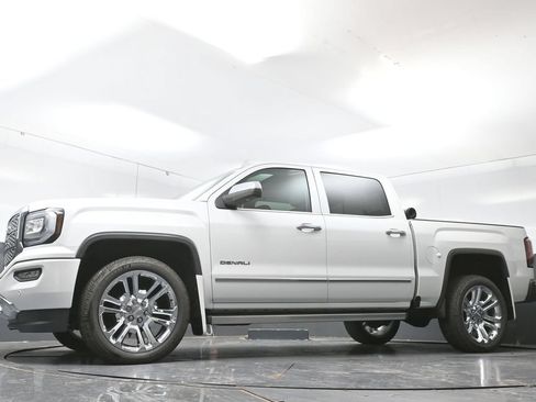 Used 2018 GMC Sierra 1500 Denali w/ Denali Ultimate Package AWD/4WD image 58