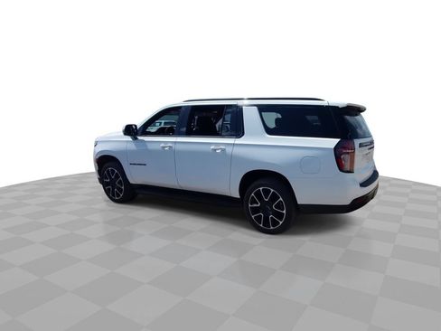 Used 2024 Chevrolet Suburban RST w/ Luxury Package RWD image 6