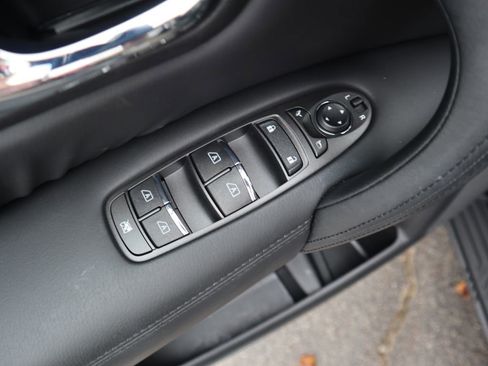 Used 2024 Nissan Armada SL image 21