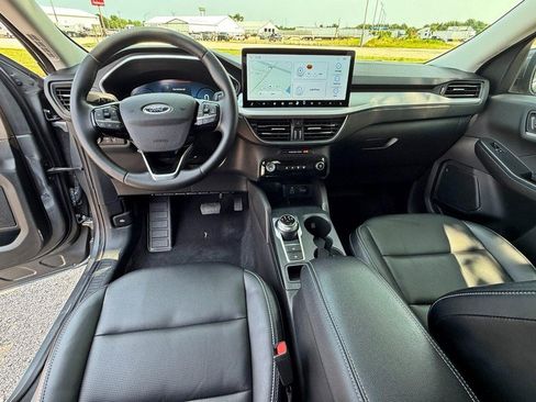 Used 2025 Ford Escape Platinum AWD/4WD image 18