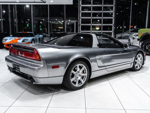Used 2004 Acura NSX T image 4