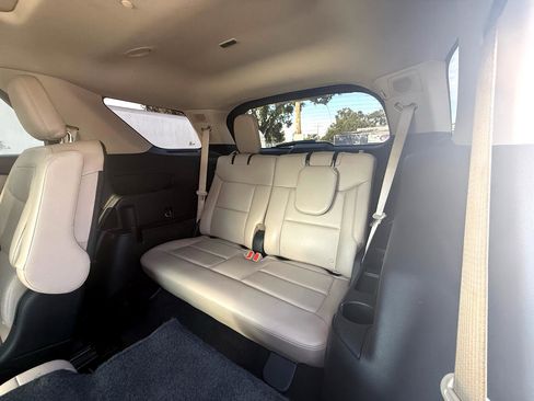 Used 2020 Ford Explorer Limited w/ Hybrid Equipment Group 310A image 9