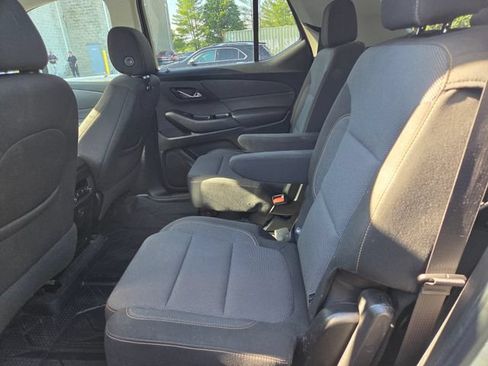 Used 2020 Chevrolet Traverse LT FWD image 11