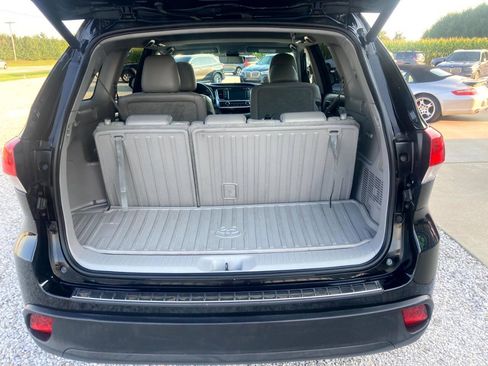 Used 2018 Toyota Highlander XLE w/ Protection Package #3 AWD/4WD image 17