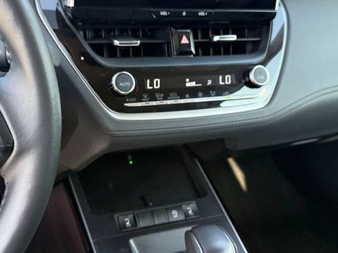 Used 2026 Toyota Corolla Cross XLE FWD image 21
