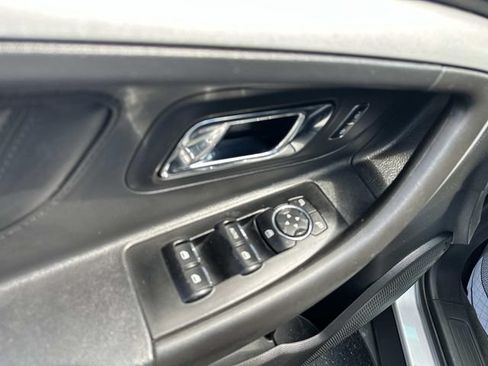 Used 2016 Ford Taurus SEL w/ Equipment Group 201A FWD image 10