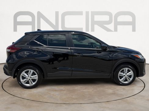 Used 2025 Nissan Kicks Play S FWD image 13