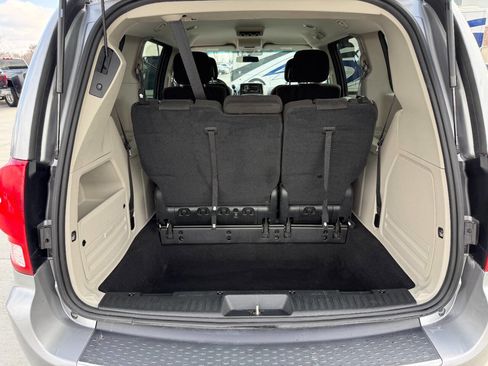 Used 2016 Dodge Grand Caravan SXT w/ Rear Park Assist Package image 28
