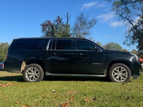 Used 2019 GMC Yukon XL SLT w/ Open Road Package image 4