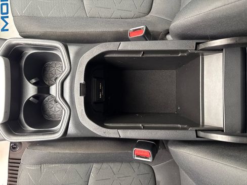 Used 2021 Toyota RAV4 XLE AWD/4WD image 26