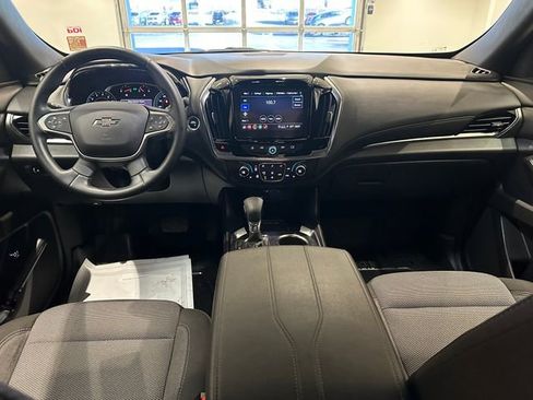 Used 2023 Chevrolet Traverse LT w/ Midnight/Sport Edition image 8