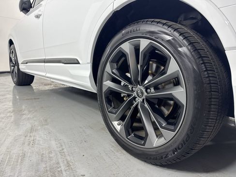 Used 2025 Audi Q7 3.0T Premium Plus w/ Premium Plus Package AWD/4WD image 3