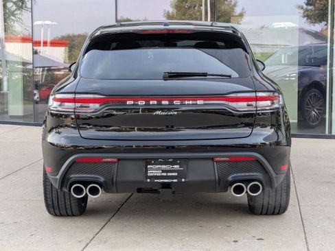 Certified 2025 Porsche Macan image 10