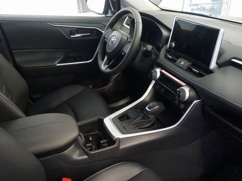 Used 2025 Toyota RAV4 XLE Premium image 25