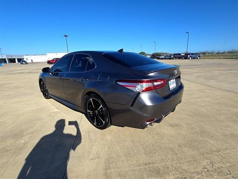 Used 2020 Toyota Camry XSE image 8