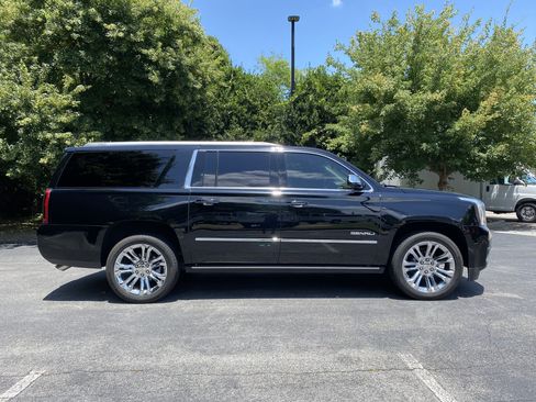 Used 2015 GMC Yukon XL Denali w/ Premium Package RWD image 10