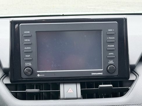 Used 2022 Toyota RAV4 XLE w/ Convenience Package FWD image 19