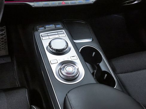 Certified 2024 Genesis GV70 2.5T w/ Sport Prestige Package AWD/4WD image 19