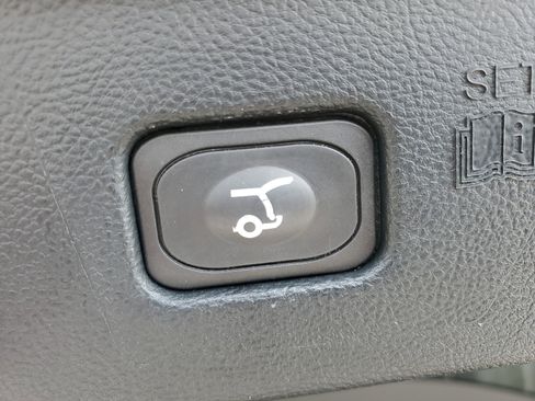 Used 2019 Ford Edge Titanium w/ Equipment Group 301A image 14