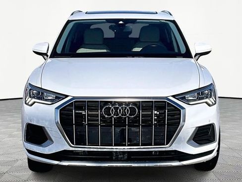 Used 2024 Audi Q3 2.0T Premium w/ Convenience Package image 3