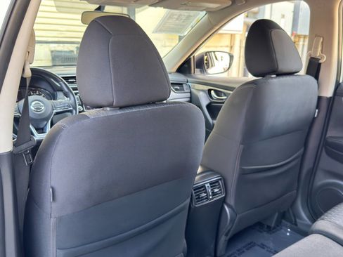Used 2018 Nissan Rogue SV w/ Sun & Sound Touring Package AWD/4WD image 34
