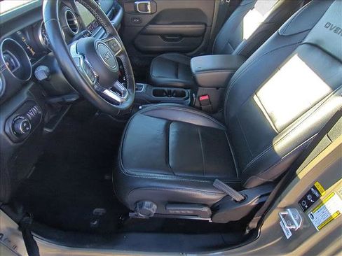 Used 2020 Jeep Gladiator Overland image 16