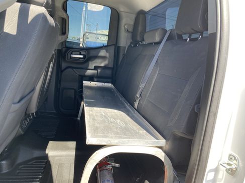 Used 2020 Chevrolet Silverado 1500 LT w/ Convenience Package AWD/4WD image 17