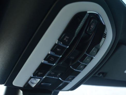 Certified 2026 Porsche Macan image 24