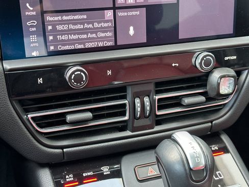 Certified 2024 Porsche Macan image 21