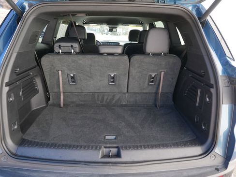 Used 2025 Buick Enclave Preferred image 27