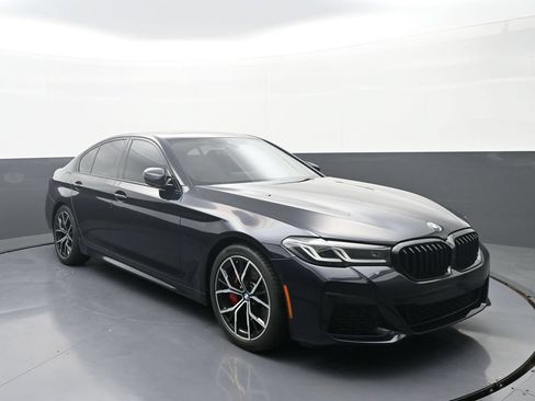 Used 2023 BMW 530i xDrive w/ M Sport Package AWD/4WD image 3