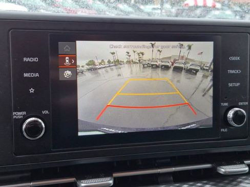 Used 2024 Kia Carnival LX image 13