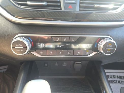 Used 2023 Nissan Altima 2.0 SR image 19