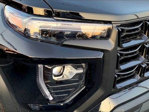 New 2026 GMC Canyon Elevation image 13