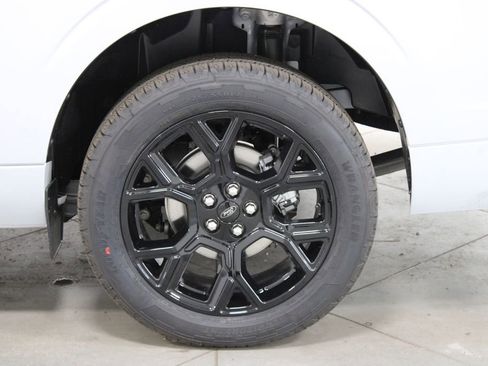 New 2026 Ford Maverick Lobo AWD/4WD image 16