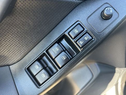 Used 2016 Subaru Forester 2.5i Touring w/ Eyesight & Navigation System AWD/4WD image 18