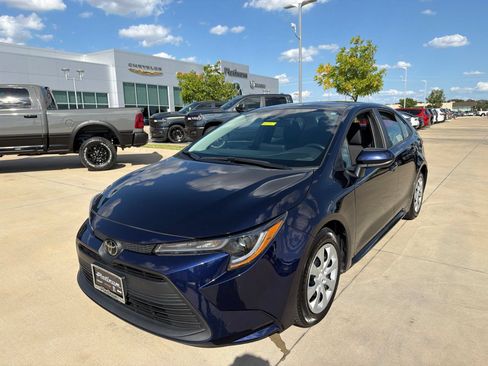 Used 2024 Toyota Corolla LE FWD image 9