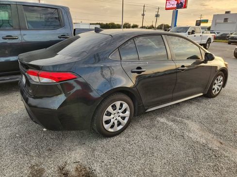Used 2020 Toyota Corolla LE FWD image 5