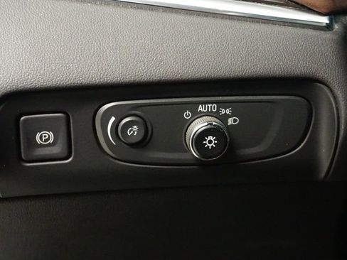 Used 2021 Buick Enclave Avenir w/ Avenir Technology Package image 30